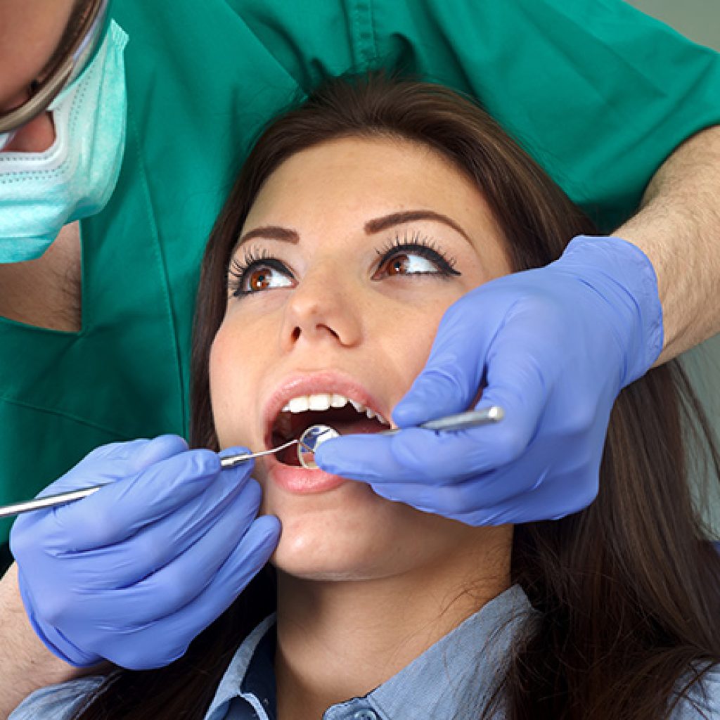 is-chewing-gum-bad-for-teeth-niagara-periodontics